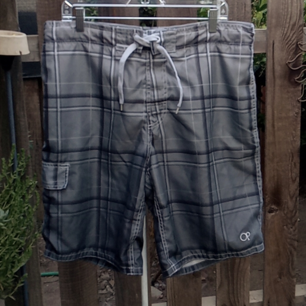 Men's swim shorts good condition no spreads size 32-34 OP